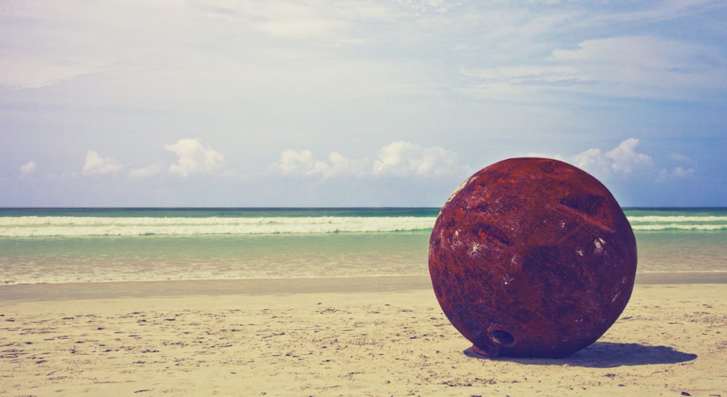 On the other hand, the aesthetics of this beach can somehow be enhanced by what human civilization has left behind.